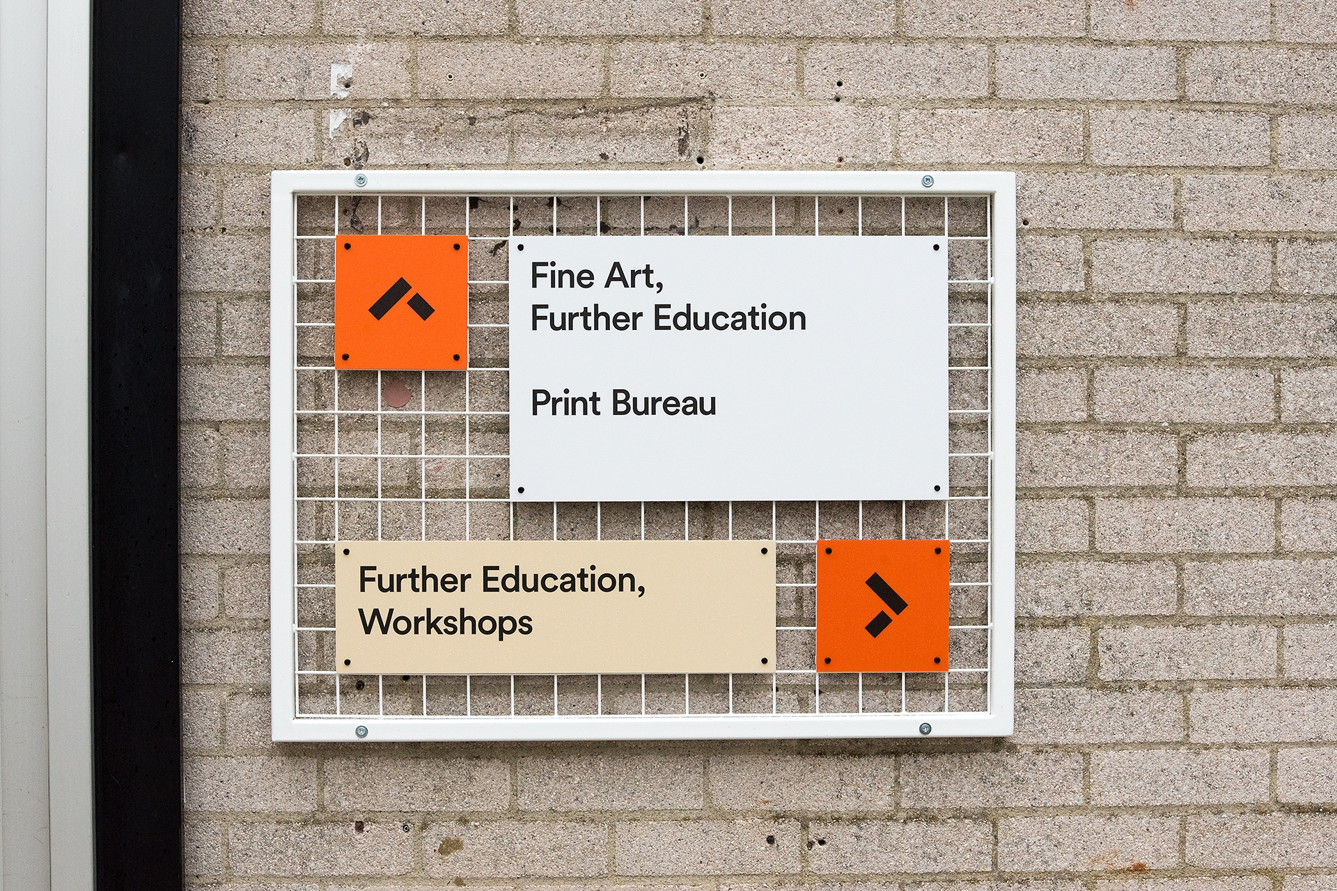 External way-finding frame in the UCA Canterbury university quad